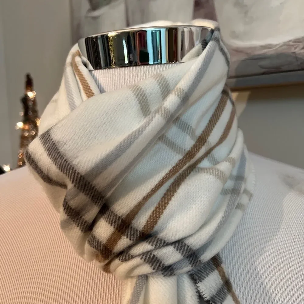NWT Steve Madden Mid Weight Cozy Muffler Scarf with Fringe Ivory Gray Beige - Picture 2 of 7